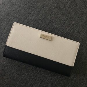 NWOT Kate Spade Stacy Laurel Way Wallet